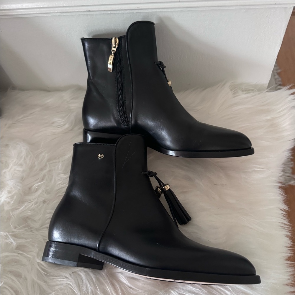 Capezzani Boardroom Chic Ankle Leather Boots with Tassel Detail